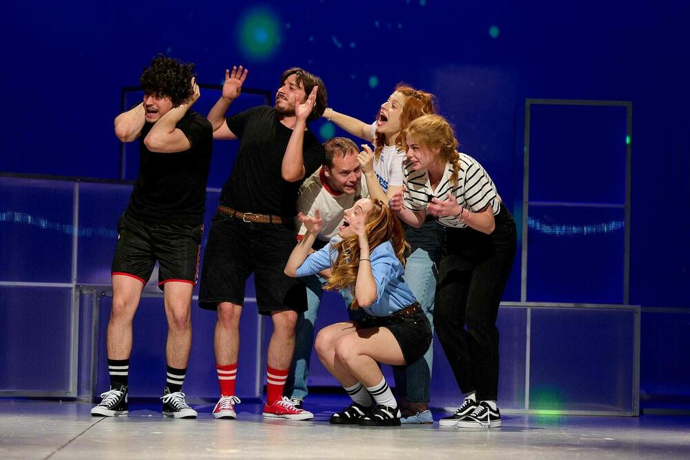 Iz predstave 'Slučaj slomljene vaze'