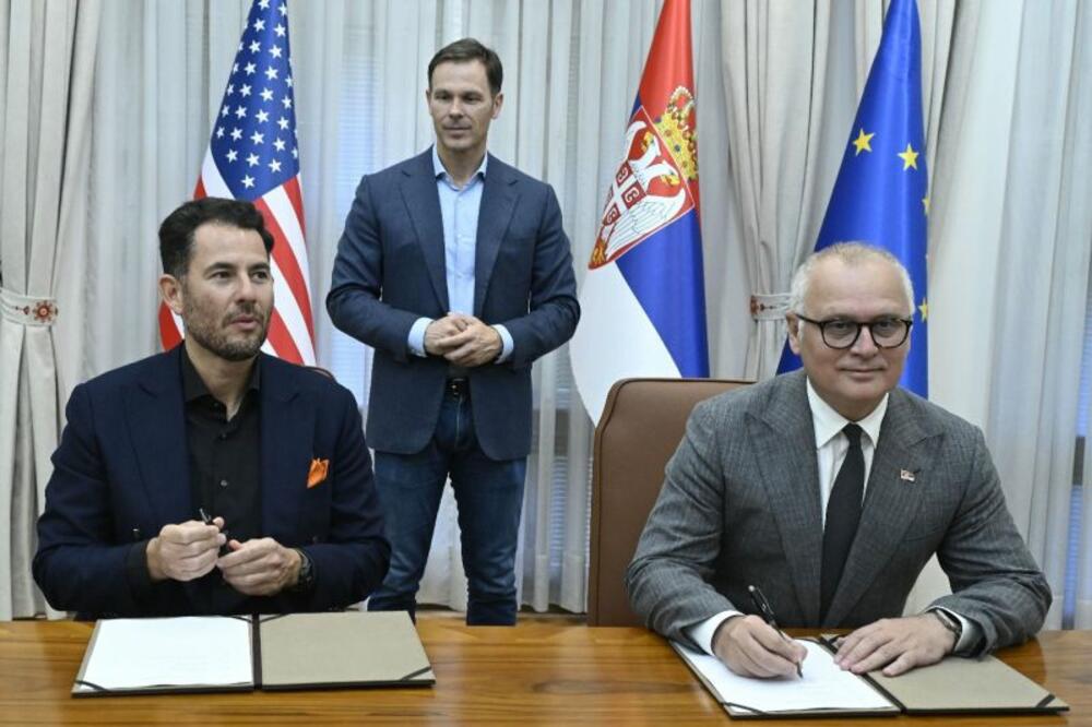 Sa potpisivanja ugovora, Foto: Ministarstvo građеvinarstva, saobraćaja i infrastrukture Srbije