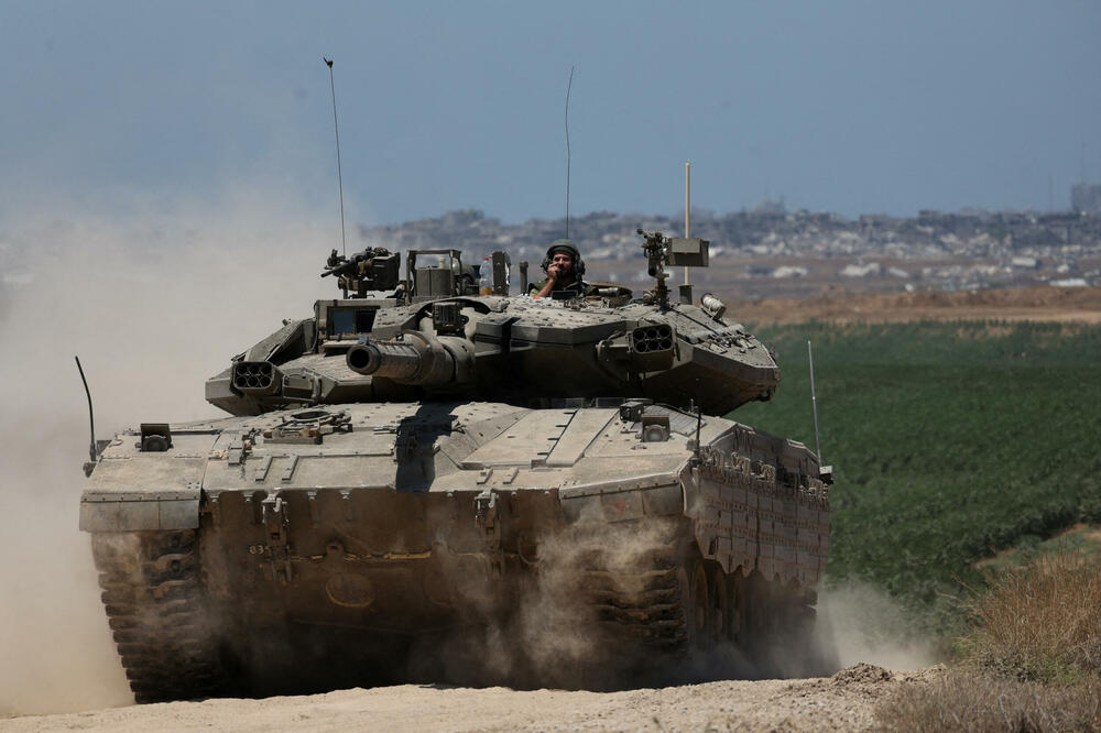 Izraelski tenk manevriše u blizini granice Izraela i Gaze (arhiva), Foto: Reuters