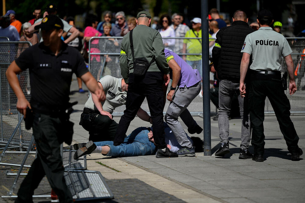 Hapšpenje Cintule nakon atentata, Foto: REUTERS