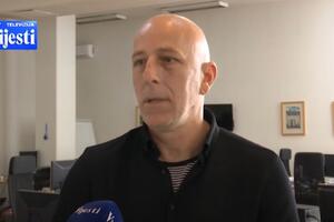 Nikolić: Političari su Skupštinu srozali na nivo drumske kafane
