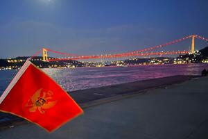 MVP: Most Fatih Sultan Mehmet u Istanbulu osvijetljen u bojama...