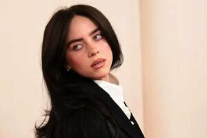 Bili Ajliš zaplakala poslije premijernog izvođenja pjesama sa...