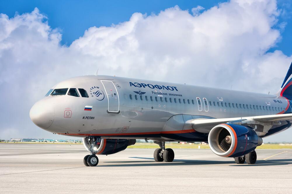 Avionima ruskih aviokompanija zabranjeno je slijetanje, polijetanje i prelijetanje preko teritorije Crne Gore u okviru sankcija uvedenih Moskvi zbog invazije na Ukrajinu., Foto: Shutterstock
