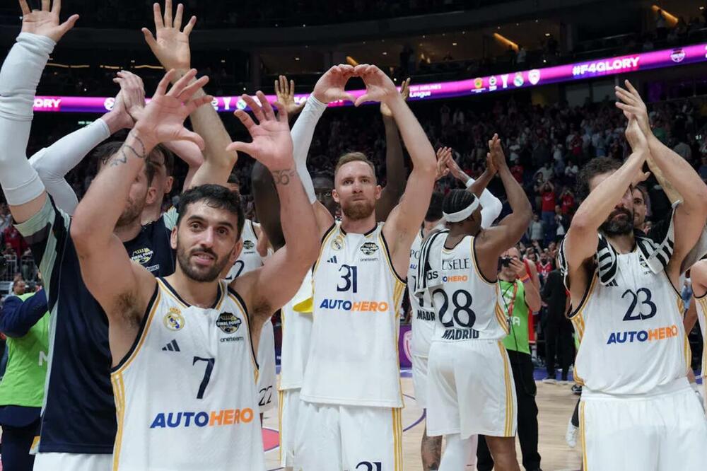Košarkaši Reala nakon meča sa Olimpijakosom, Foto: Euroleague.net