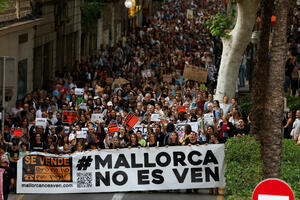 Hiljade Španaca protestovale zbog 'prekomjernog turizma'