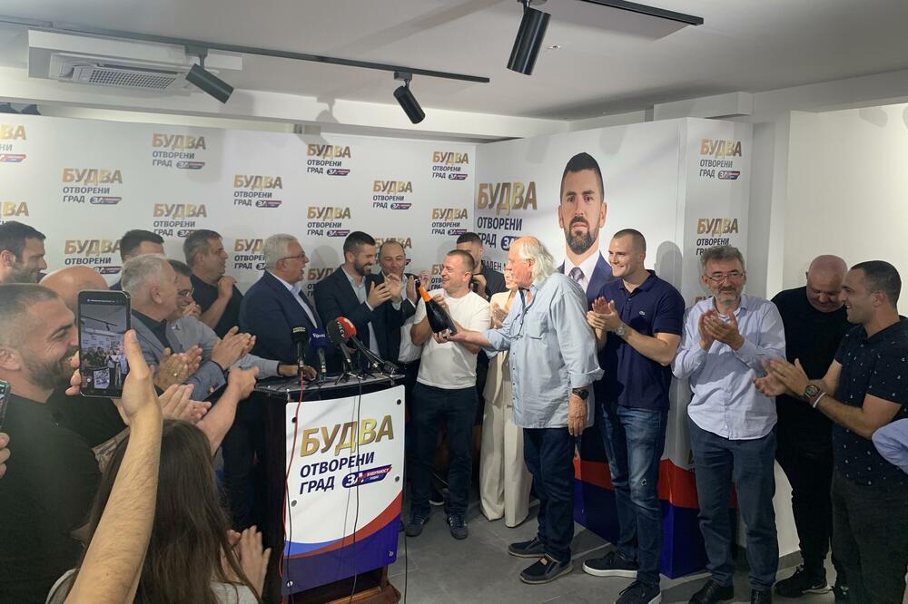 Slavlje u Mikijeljevom štabu nakon proglašenja rezultata izbora, Foto: Vuk Lajović