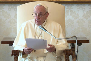 Papa se izvinjava za pogrdne riječi za LGBT zajednicu