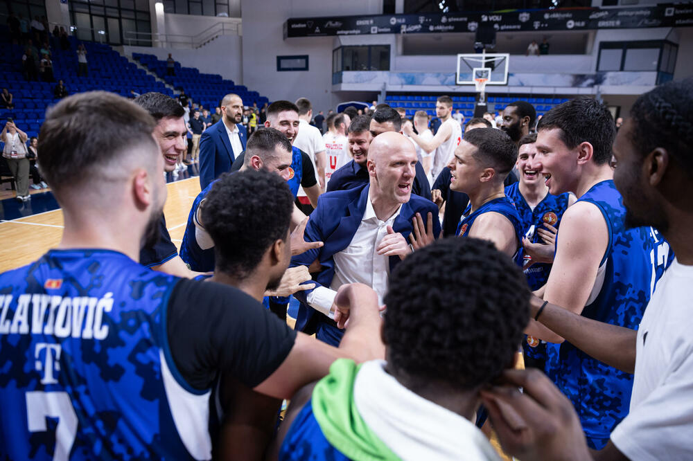 Žakelj sa igračima Budućnosti, Foto: KK Budućnost Voli