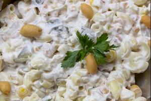 Salata sa kikirikijem: Neobična, brza i ukusna