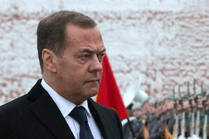 Medvedev: NATO će dobiti ruski odgovor takve sile da neće moći...