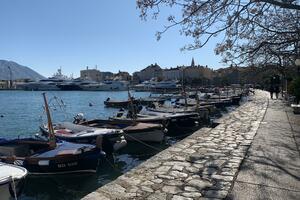 Luka preuzeta, počele pripreme za liniju Budva - Dubrovnik