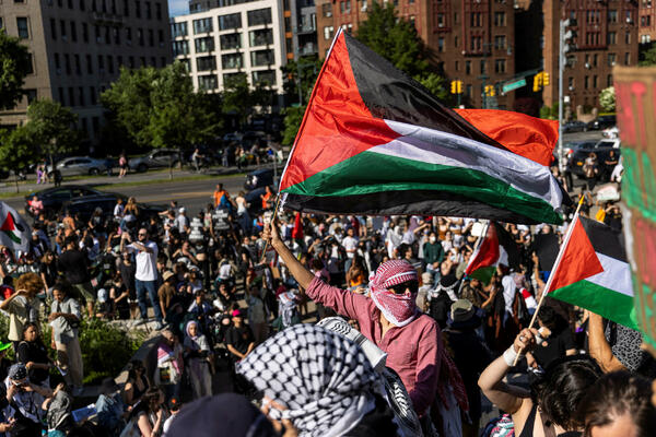 SAD: Uhapšene 34 osobe sa protesta za Palestinu u muzeju u Bruklinu