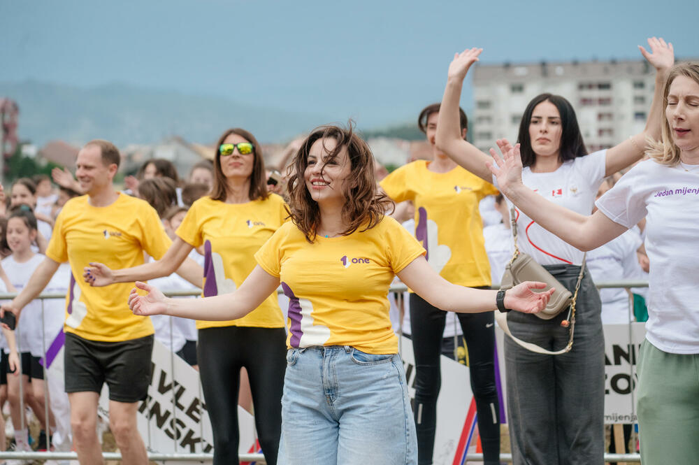 <p><strong>Održan veliki kros ”JEDAN mijenja svijet”</strong></p>