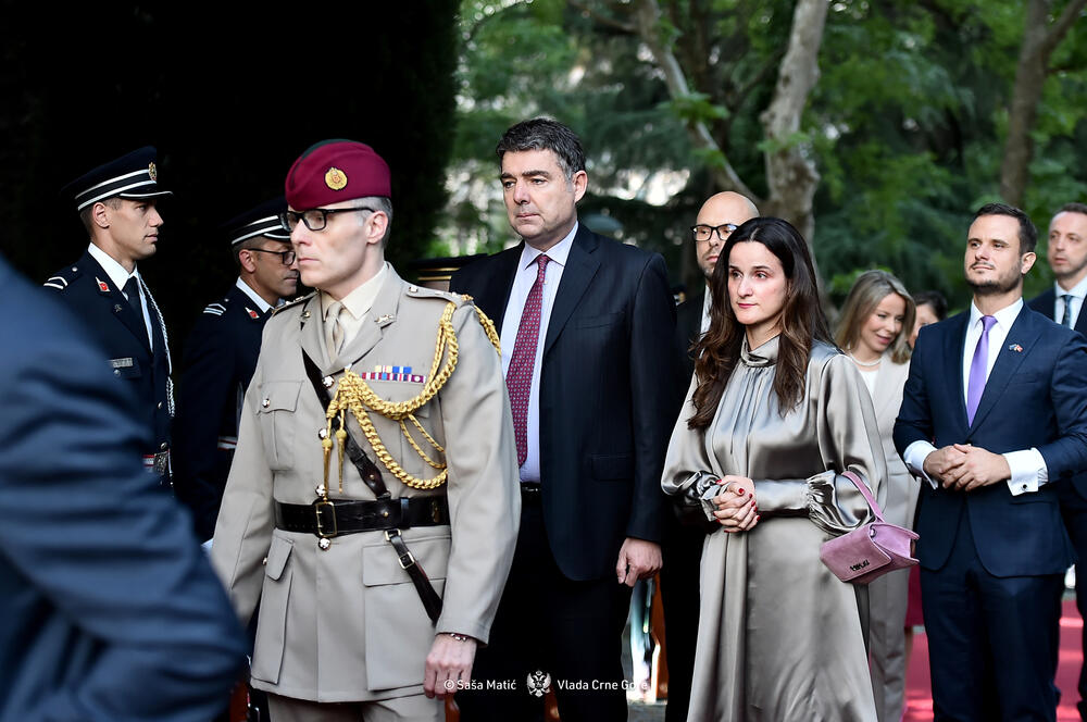 <p>Vlada Crne Gore organizovala je u Vili Gorica prijem povodom 75 godina od osnivanja NATO-a i sedam godina članstva Crne Gore u tom savezu.</p>