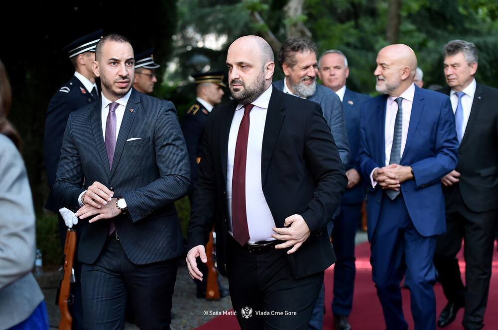 <p>Vlada Crne Gore organizovala je u Vili Gorica prijem povodom 75 godina od osnivanja NATO-a i sedam godina članstva Crne Gore u tom savezu.</p>