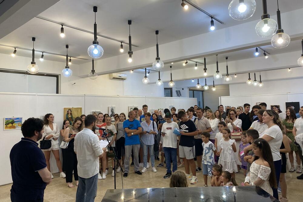 Sa otvaranja izložbe &ldquo;Stvaranje i snovi&rdquo;, Foto: Marija Pešić