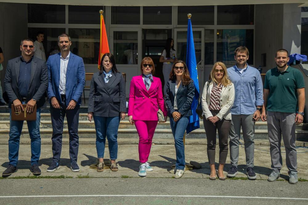 <p>“Igre bez granica”, okupile su minulih dana na desetine đaka, koji su se takmičili u odbojci, fudbalu, košarci...</p>