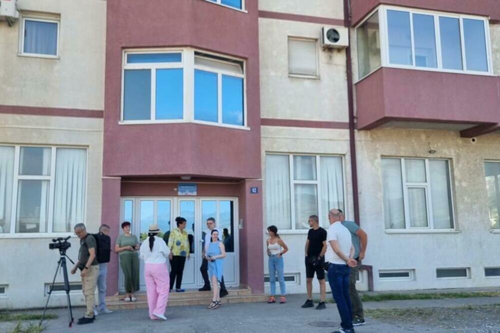 Stanarima spornog dijela Bulevara Veljka Vlahovića obećano rješenje višegodišnjeg problema, Foto: Nikola Saveljić