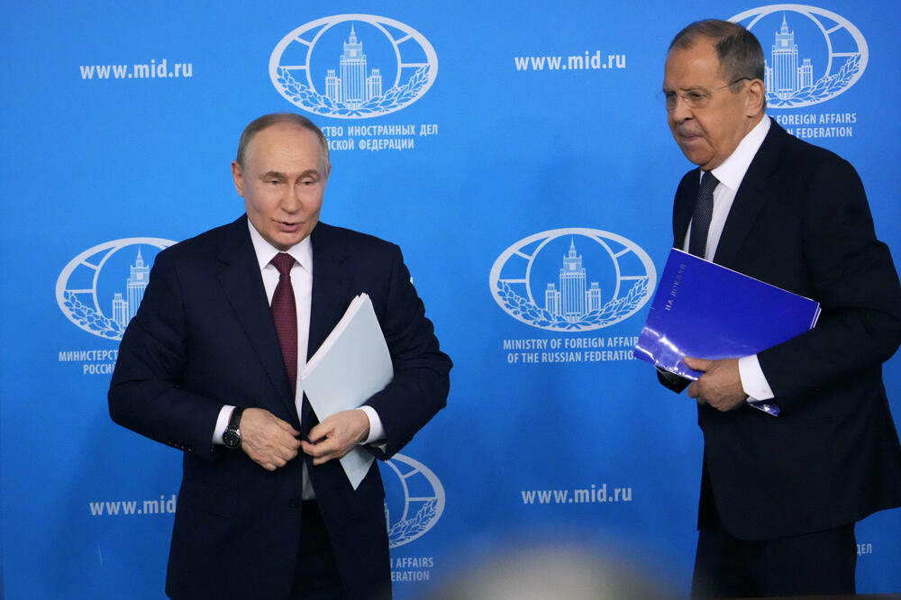 Putin i ruski šef diplomatije Sergej Lavrov juče u Moskvi, Foto: Beta/AP