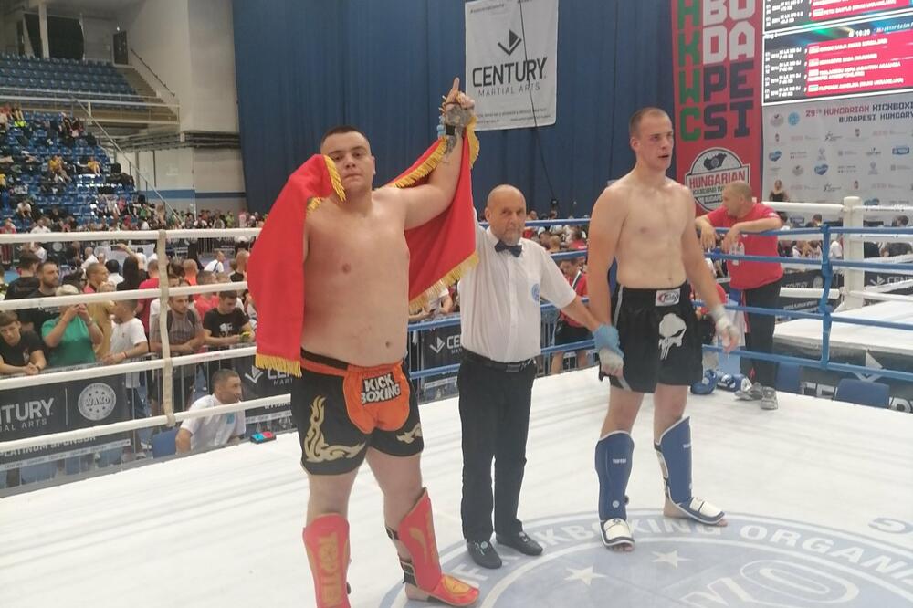 Viktor dominira u juniorskom uzrastu superteške kategorije, Foto: KBK Rad