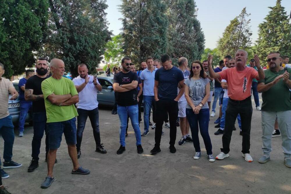 Okupljeni radnici, Foto: Mirko Kotlaš