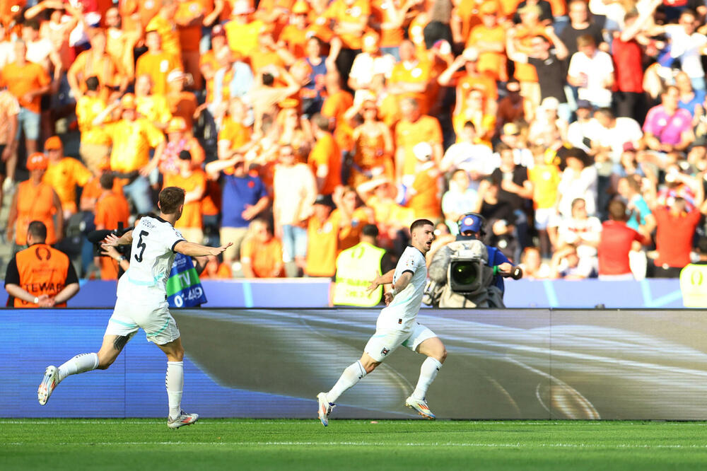 Šmid proslavlja gol, Foto: Reuters