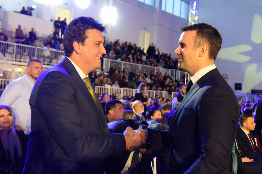 Milović i Spajić na završnoj konvenciji Jakova Milatovića pred drugi krug predsjedničkih izbora u Podgorici, Foto: BORIS PEJOVIC