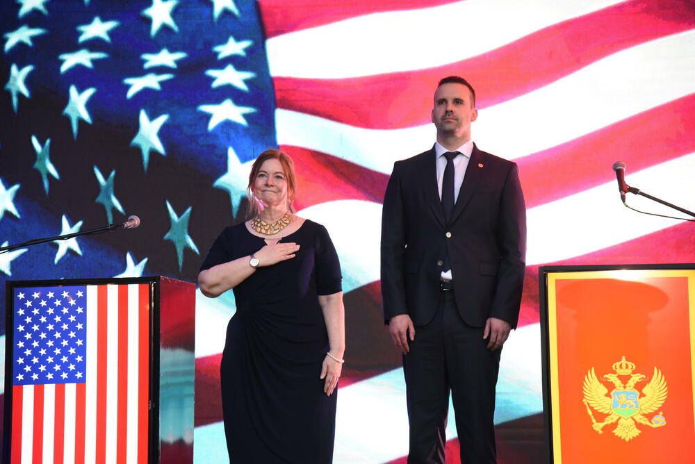 <p>Ambasada SAD u Crnoj Gori proslavila državni praznik te zemlje</p>