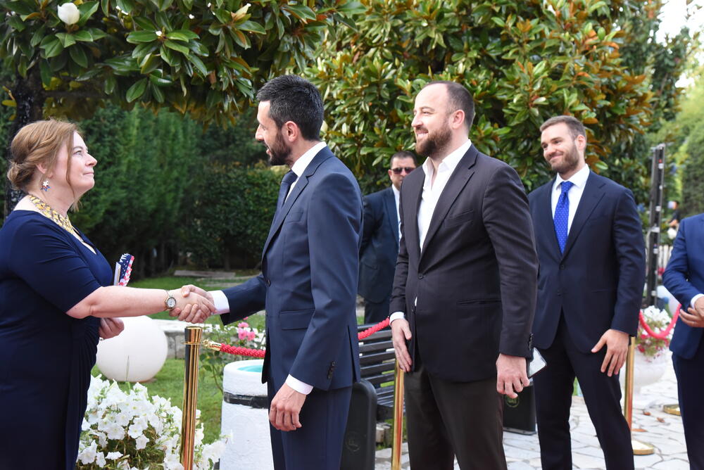 <p>Ambasada SAD u Crnoj Gori proslavila državni praznik te zemlje</p>