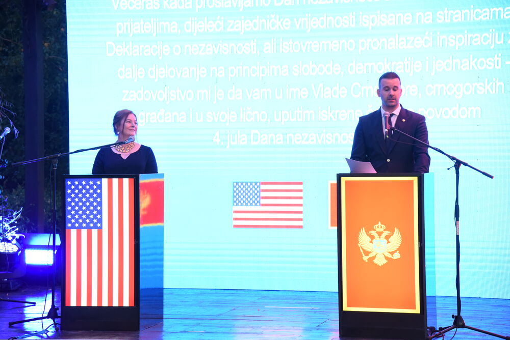 <p>Ambasada SAD u Crnoj Gori proslavila državni praznik te zemlje</p>