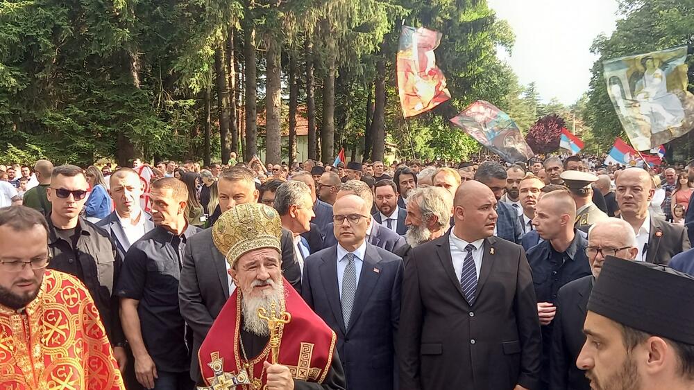 <p>Spomenik je postavljen na ulasku u gradski park Vodice, na jednoj od najatraktivnijih lokacija u gradu</p>