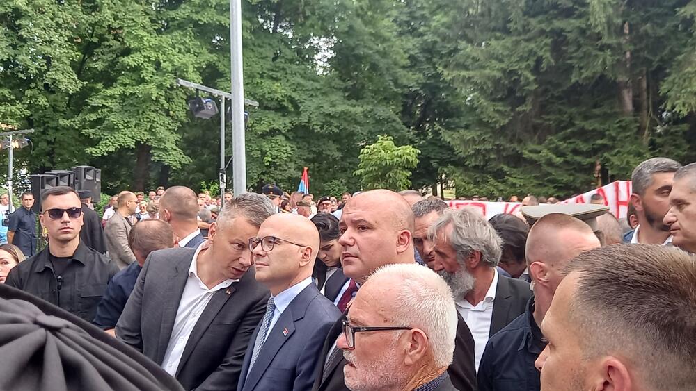 <p>Spomenik je postavljen na ulasku u gradski park Vodice, na jednoj od najatraktivnijih lokacija u gradu</p>