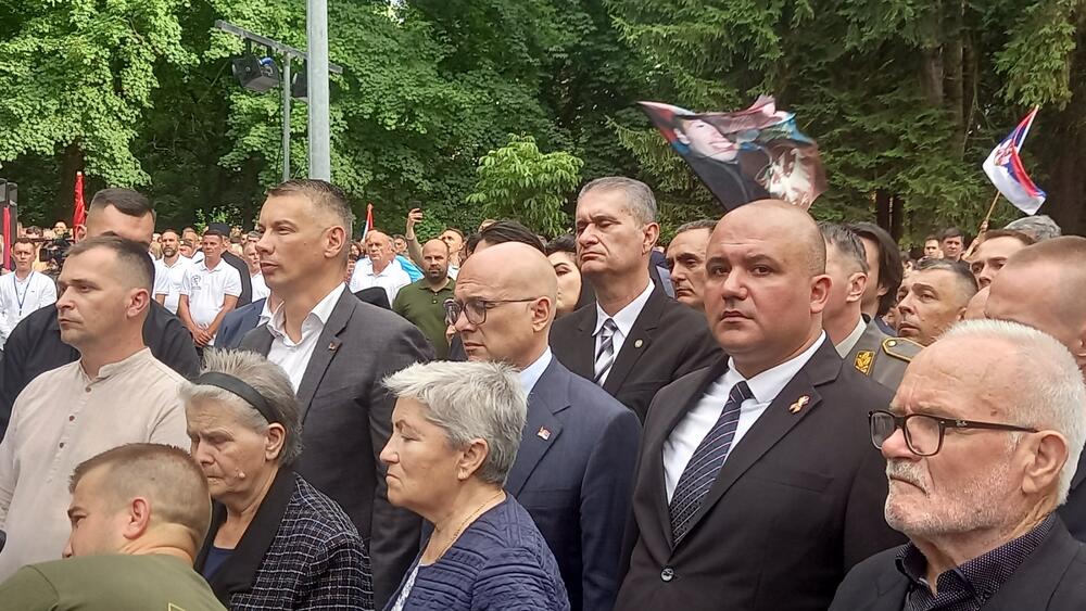 <p>Spomenik je postavljen na ulasku u gradski park Vodice, na jednoj od najatraktivnijih lokacija u gradu</p>