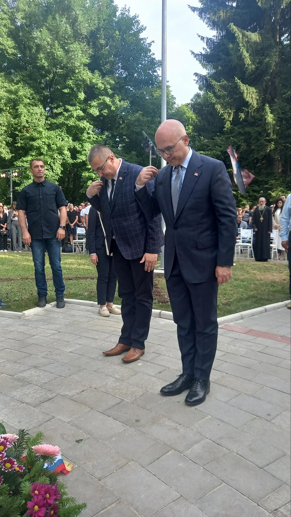 <p>Spomenik je postavljen na ulasku u gradski park Vodice, na jednoj od najatraktivnijih lokacija u gradu</p>