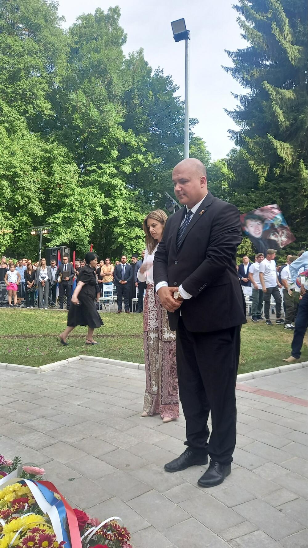 <p>Spomenik je postavljen na ulasku u gradski park Vodice, na jednoj od najatraktivnijih lokacija u gradu</p>