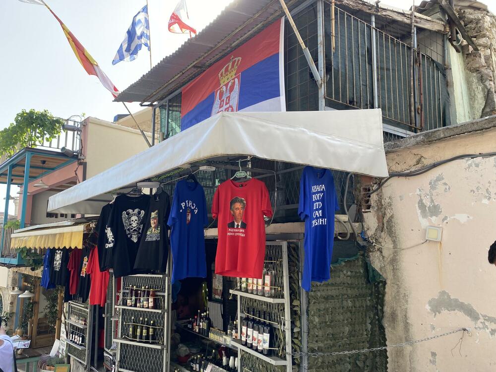 Multikulturalnost, ali i ratni zločinci: Star Bar