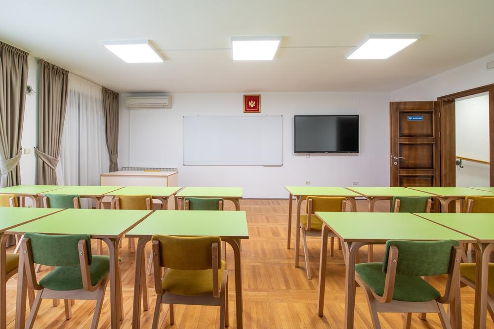 <p><em>''Gimnazija Podgorica'' raspisala je konkurs za upis u sve razrede.</em></p>