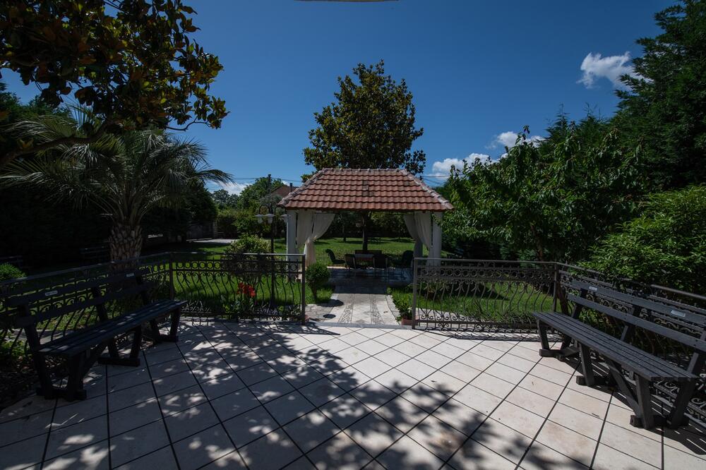 <p><em>''Gimnazija Podgorica'' raspisala je konkurs za upis u sve razrede.</em></p>