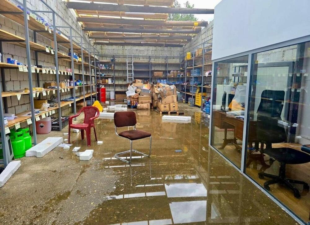 <p>"Pričinjena materijalna šteta će biti sanirana u što kraćem roku i neće uticati na redovan rad Linijskog prevoza"</p>