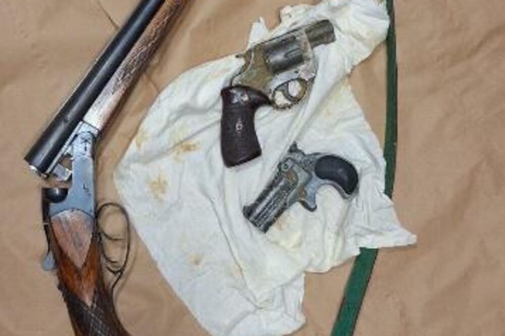 Zaplijenjeno oružje, Foto: Uprava policije