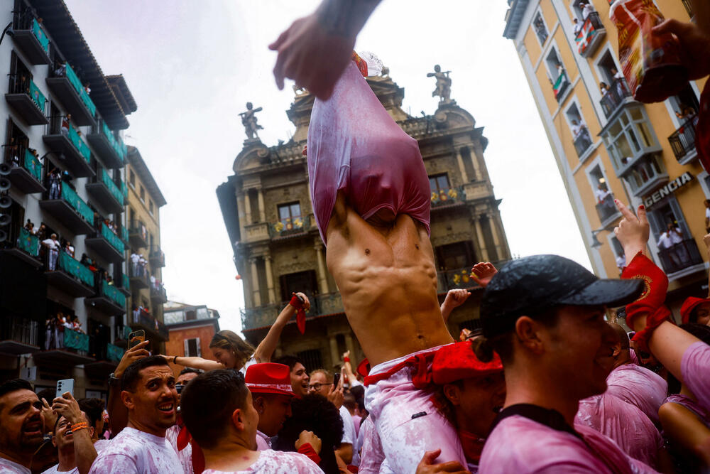 <p>Festival je ovjekovječio slavni Ernest Hemingvej u romanu "Sunce se ponovo rađa".</p>