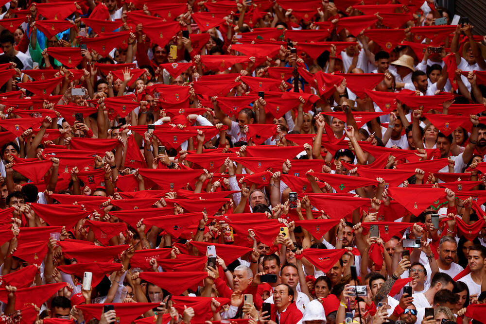 <p>Festival je ovjekovječio slavni Ernest Hemingvej u romanu "Sunce se ponovo rađa".</p>