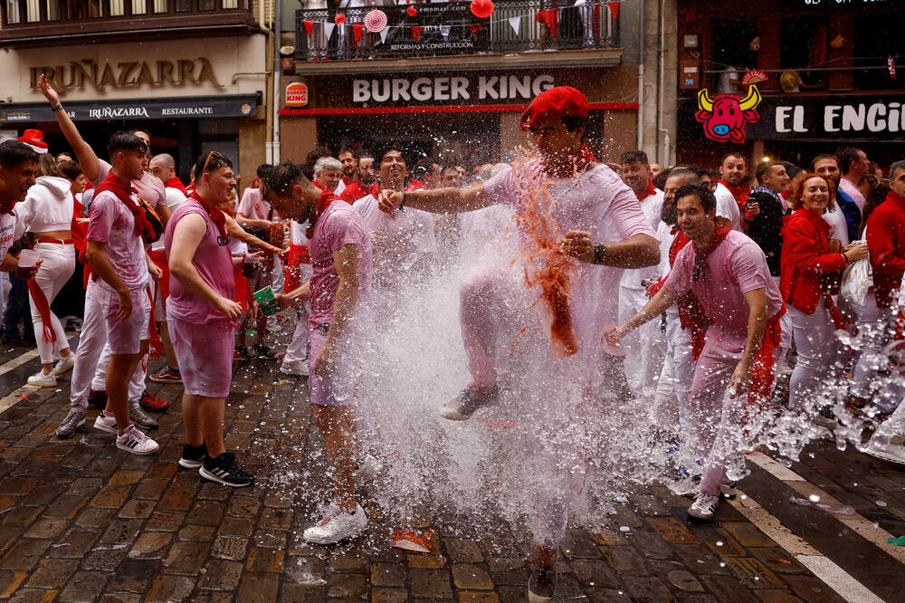 <p>Festival je ovjekovječio slavni Ernest Hemingvej u romanu "Sunce se ponovo rađa".</p>