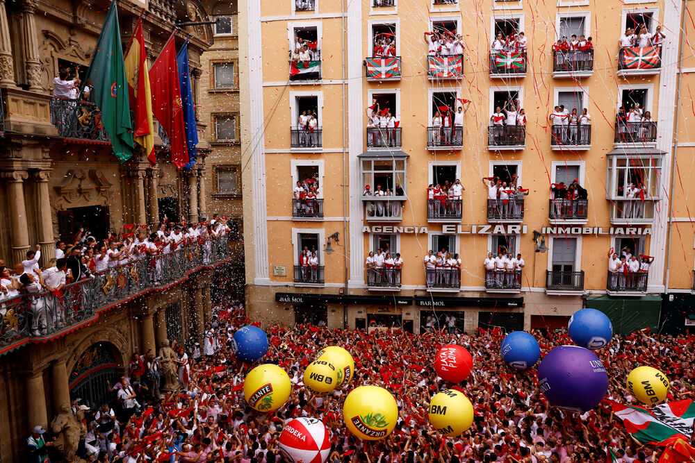 <p>Festival je ovjekovječio slavni Ernest Hemingvej u romanu "Sunce se ponovo rađa".</p>