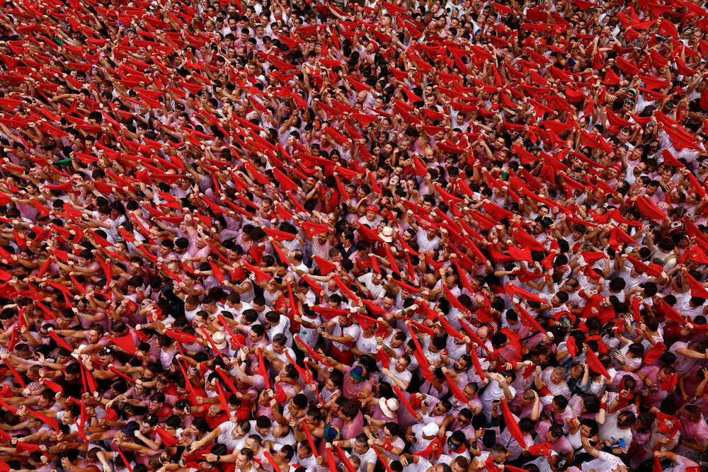 <p>Festival je ovjekovječio slavni Ernest Hemingvej u romanu "Sunce se ponovo rađa".</p>
