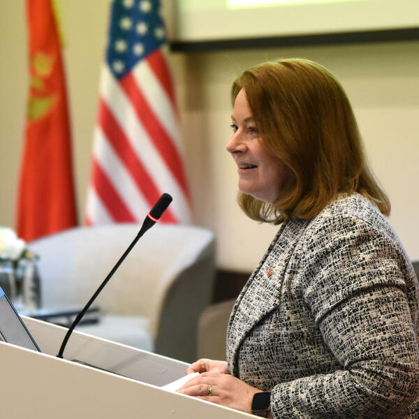 AP: Tramp povlači Rajzing Rajnke i još najmanje 28 ambasadora