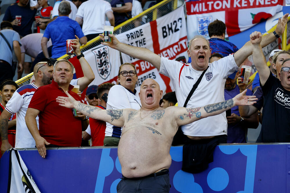 <p>Fantastično polufinale u Dortmundu, Holandija - Engleska 1:2. Španija dobila (ne)očekivanog rivala u velikom finalu, u nedjelju u Berlinu</p>