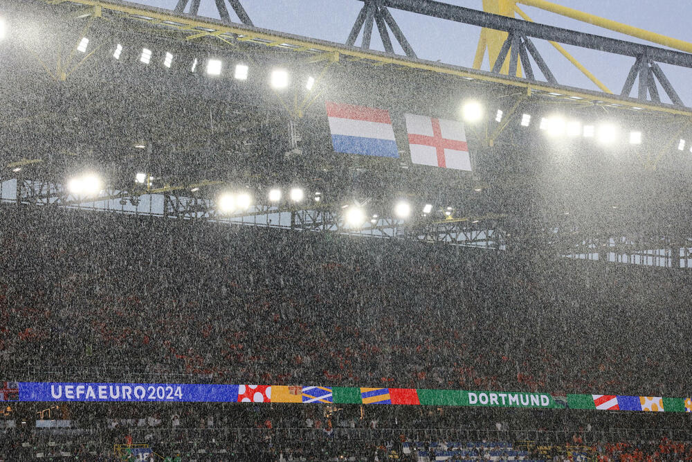 <p>Fantastično polufinale u Dortmundu, Holandija - Engleska 1:2. Španija dobila (ne)očekivanog rivala u velikom finalu, u nedjelju u Berlinu</p>