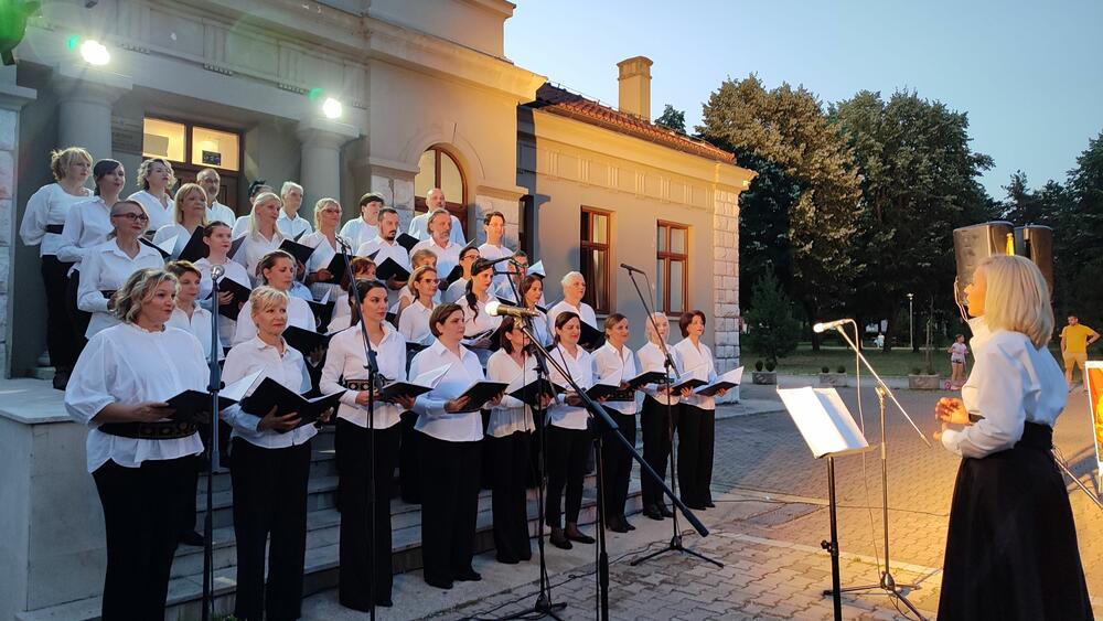 <p>Biblioteka "Njegoš je upriličila program obilježavajući dva datuma iz crnogorske istorije &ndash; 13. jul 1878. godine kada je Crna Gora na Berlinskom kongresu dobila međunarodno priznanje kao nezavisna država, i 13. jul 1941. kada je podignut opštenarodni ustanak</p>